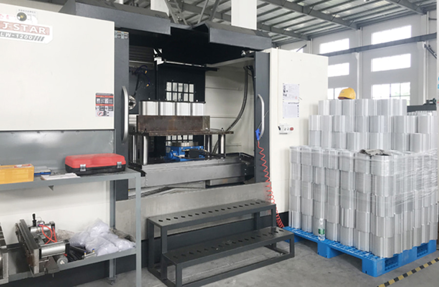 水平マシニングセンター